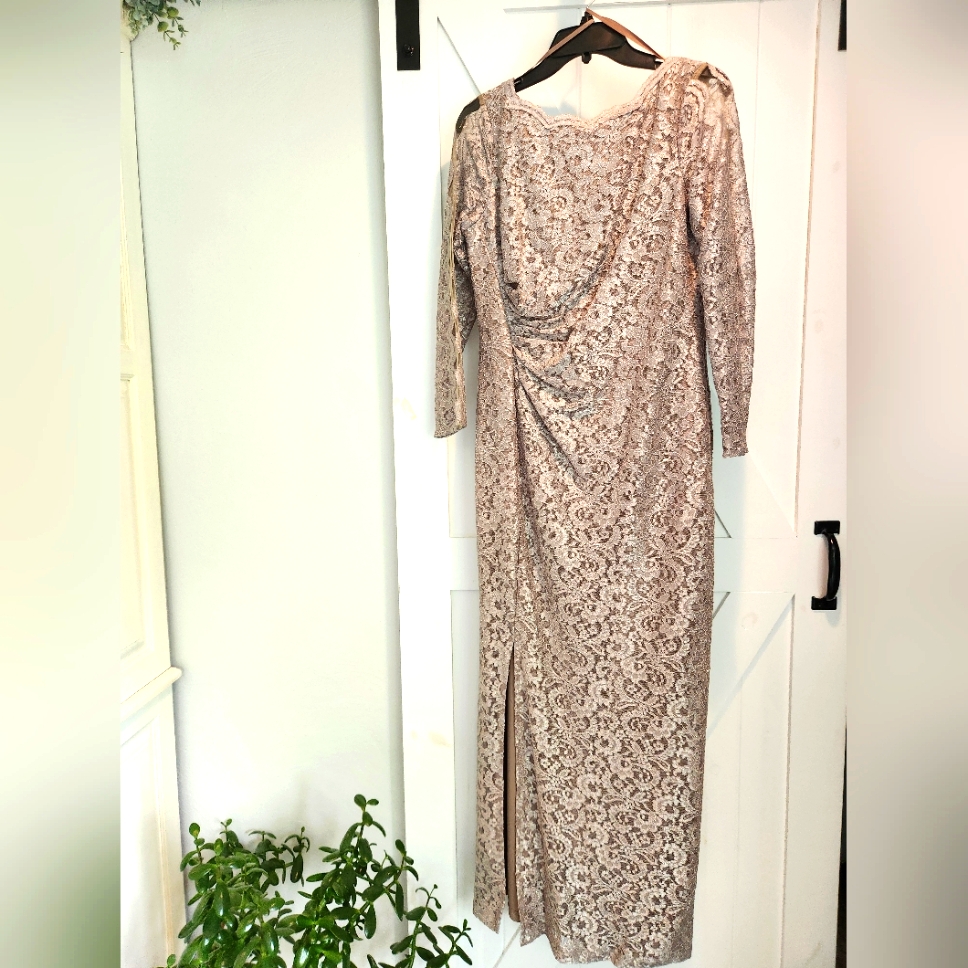 Gorgeous Lace Dress Size 10